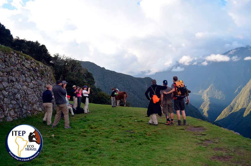 Día 3: Trekking Runkurakay - Phuyupatamarca - Inti Pata - Wiñaywayna